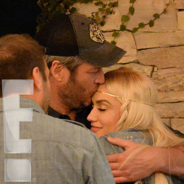 Gwen Stefani, Blake Shelton, Kissing, Exclusive Gwen Stefani, Blake Shelton, Kissing, Exclusive